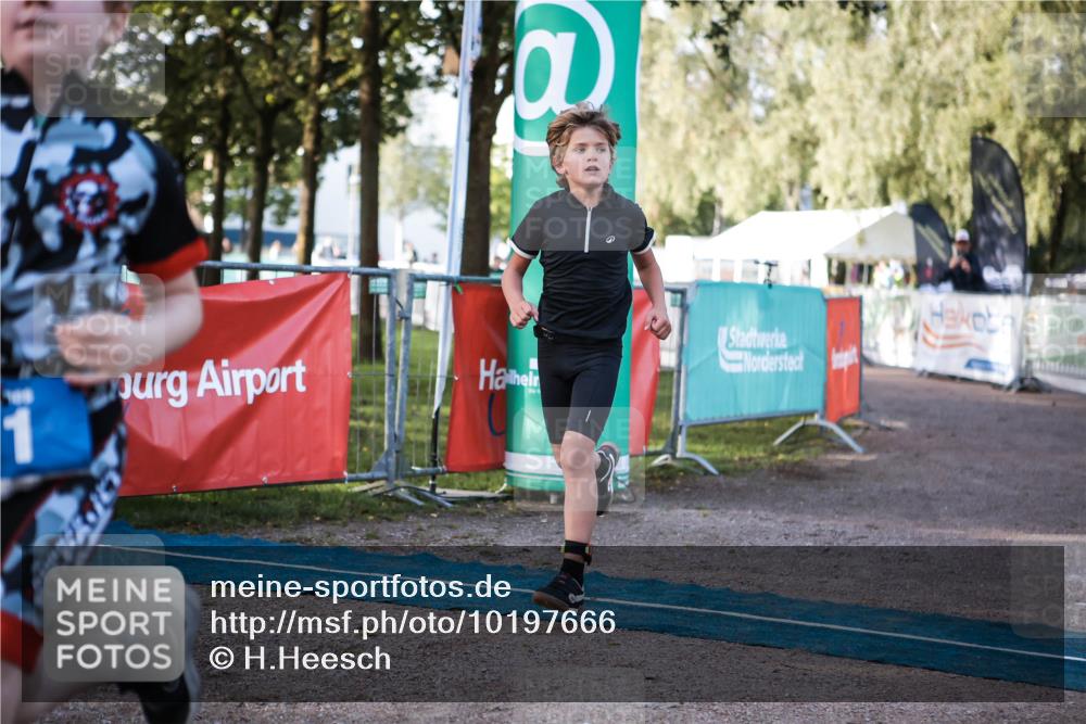 06.09.2026 - 20. Norderstedt Triathlon H.Heesch http://msf.ph/oto/10197666 06.09.2026 09:11:46 Ziel 10, 11 meine-sportfotos.de