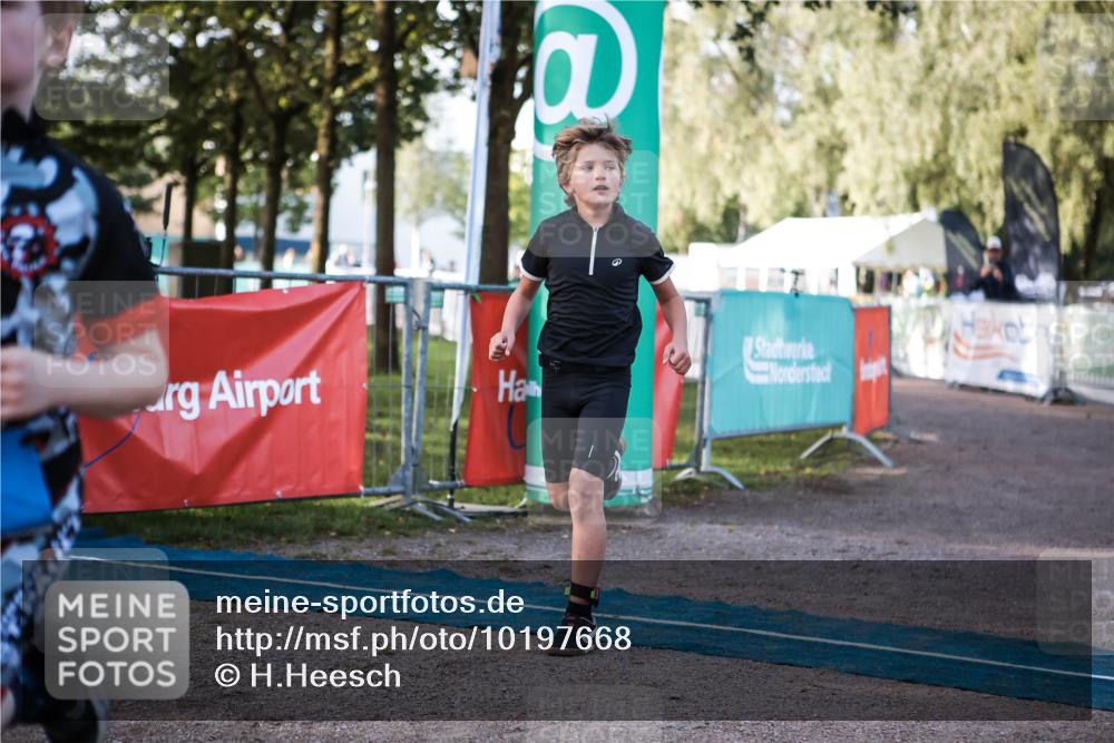 06.09.2026 - 20. Norderstedt Triathlon H.Heesch http://msf.ph/oto/10197668 06.09.2026 09:11:46 Ziel 10, 11 meine-sportfotos.de