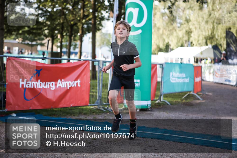 06.09.2026 - 20. Norderstedt Triathlon H.Heesch http://msf.ph/oto/10197674 06.09.2026 09:11:46 Ziel 10, 11 meine-sportfotos.de