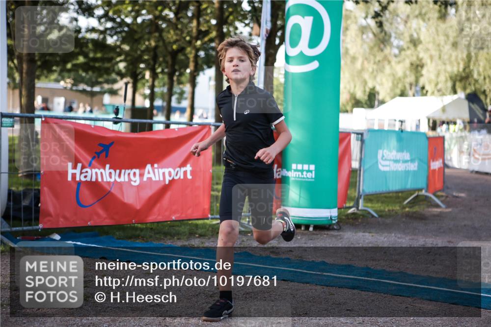 06.09.2026 - 20. Norderstedt Triathlon H.Heesch http://msf.ph/oto/10197681 06.09.2026 09:11:46 Ziel 10, 11 meine-sportfotos.de