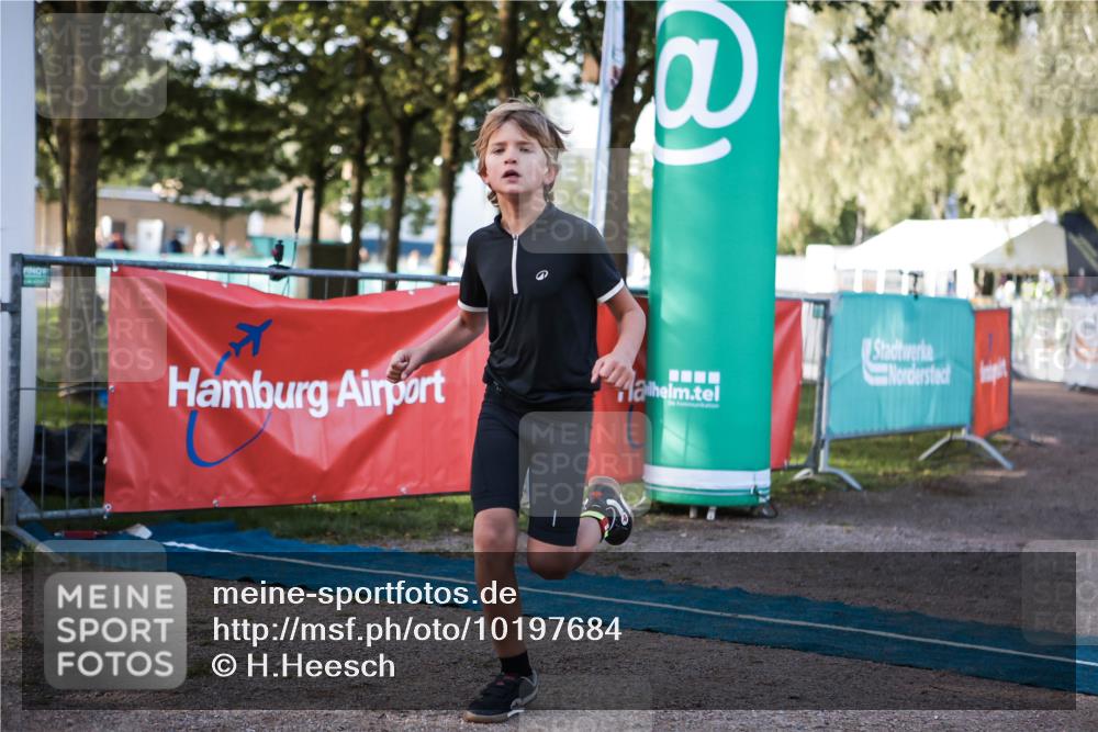 06.09.2026 - 20. Norderstedt Triathlon H.Heesch http://msf.ph/oto/10197684 06.09.2026 09:11:46 Ziel 10, 11 meine-sportfotos.de
