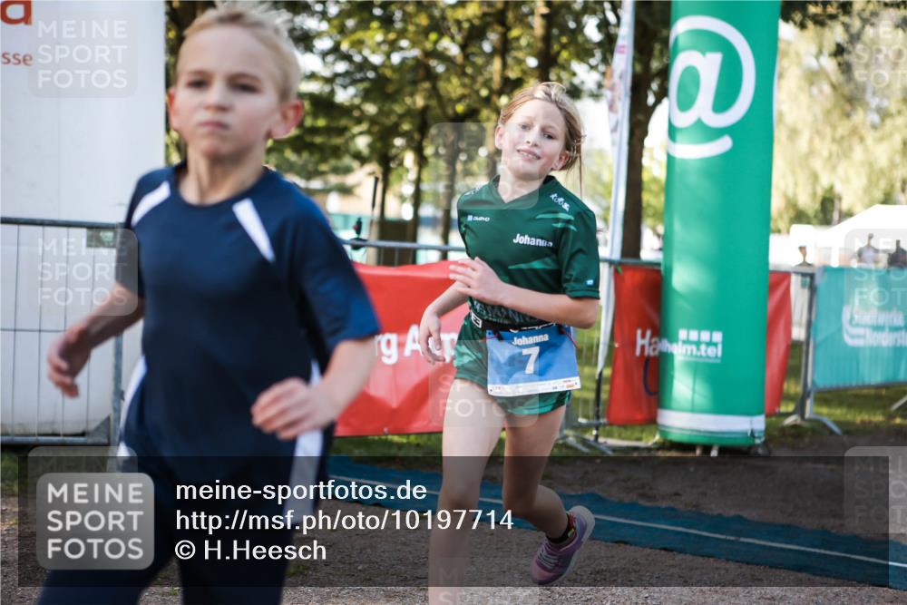 06.09.2026 - 20. Norderstedt Triathlon H.Heesch http://msf.ph/oto/10197714 06.09.2026 09:11:55 Ziel 5, 7, 24, 40 meine-sportfotos.de