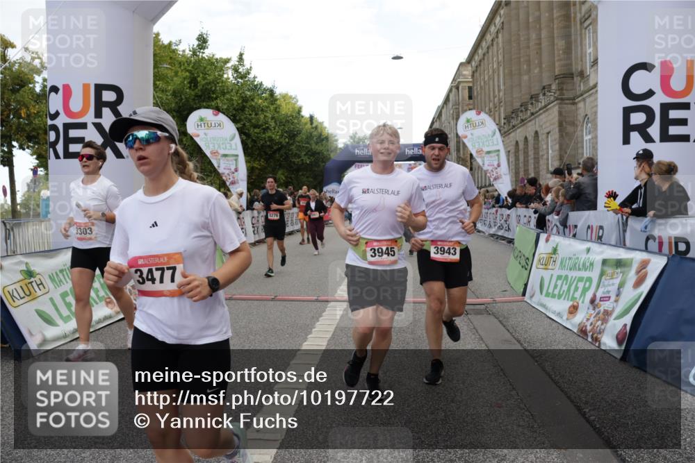 06.09.2026 - CURREX Alsterlauf Yannick Fuchs http://msf.ph/oto/10197722 06.09.2026 10:06:56 Ziel 2428, 2459, 2934, 2963, 3303, 3500, 3501, 3502, 3656, 3943, 3945, 5073, 5091, 5143, 5471, 5527, 6285, 8276 meine-sportfotos.de