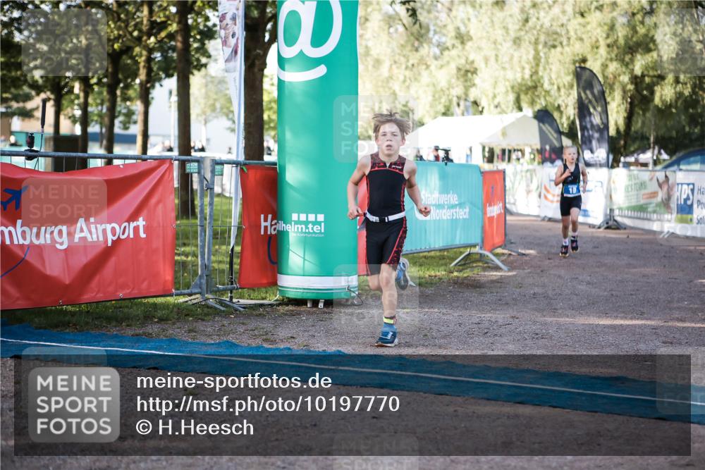 06.09.2026 - 20. Norderstedt Triathlon H.Heesch http://msf.ph/oto/10197770 06.09.2026 09:12:06 Ziel 19, 24, 37, 40 meine-sportfotos.de