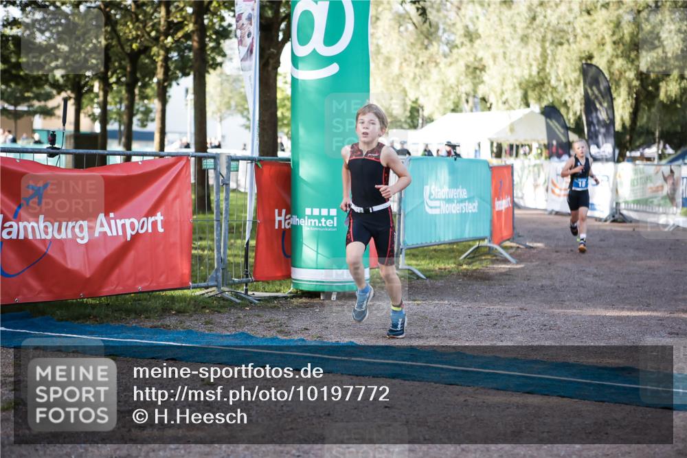 06.09.2026 - 20. Norderstedt Triathlon H.Heesch http://msf.ph/oto/10197772 06.09.2026 09:12:06 Ziel 19, 24, 37, 40 meine-sportfotos.de