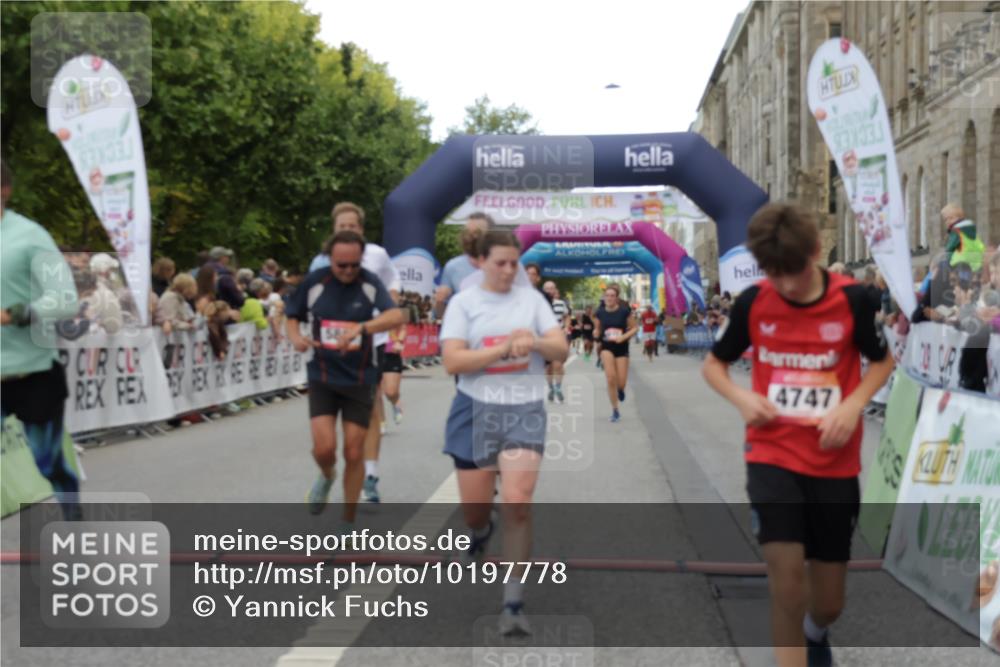 06.09.2026 - CURREX Alsterlauf Yannick Fuchs http://msf.ph/oto/10197778 06.09.2026 09:58:44 Ziel 2017, 2034, 2120, 2244, 2717, 3078, 3691, 4147, 4227, 4256, 4265, 4304, 4356, 4652, 4695, 4747, 5205, 5207, 5706, 5764, 5810, 5964, 6073, 6111 meine-sportfotos.de