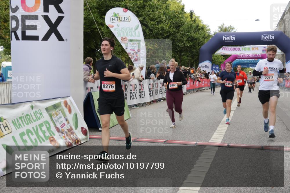 06.09.2026 - CURREX Alsterlauf Yannick Fuchs http://msf.ph/oto/10197799 06.09.2026 10:06:58 Ziel 2148, 2459, 2934, 2963, 3303, 3376, 3656, 3943, 3945, 5073, 5091, 5471, 5527, 6285, 8276 meine-sportfotos.de