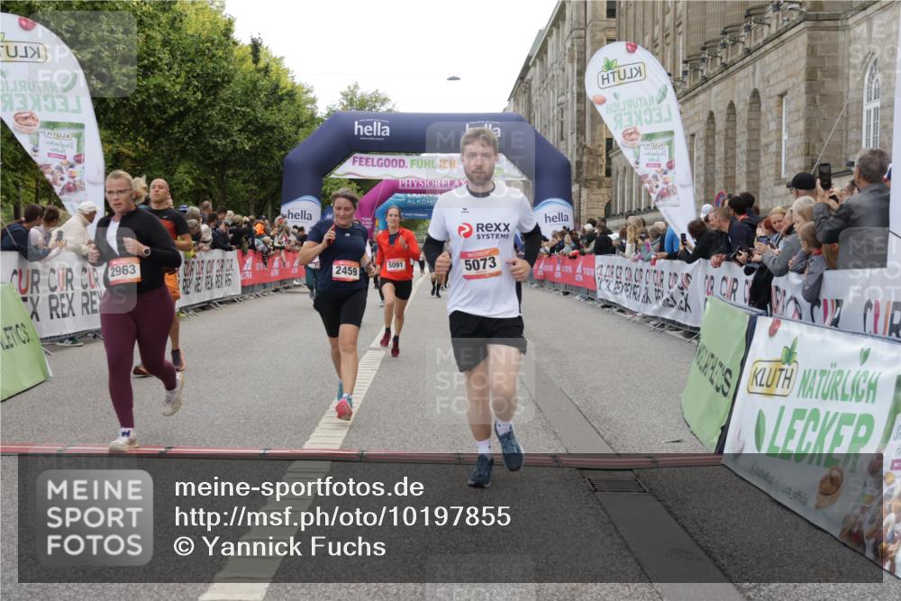 06.09.2026 - CURREX Alsterlauf Yannick Fuchs http://msf.ph/oto/10197855 06.09.2026 10:06:58 Ziel 2148, 2459, 2934, 2963, 3303, 3376, 3656, 3943, 3945, 5073, 5091, 5471, 5527, 6285, 8276 meine-sportfotos.de