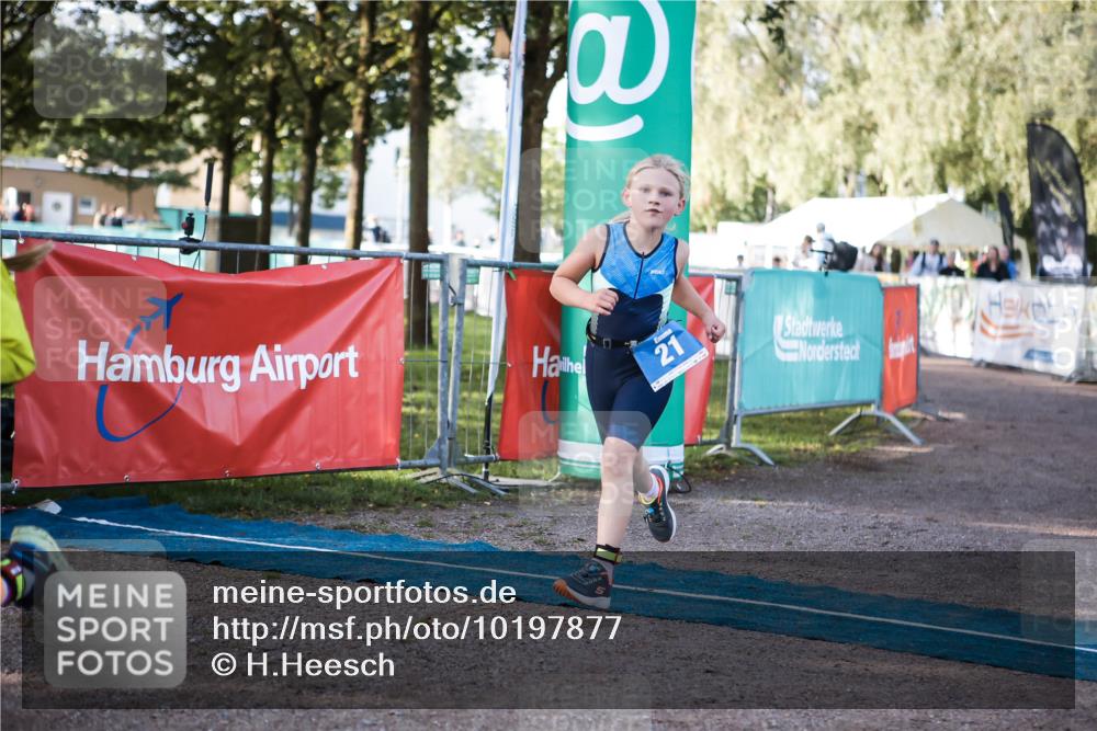 06.09.2026 - 20. Norderstedt Triathlon H.Heesch http://msf.ph/oto/10197877 06.09.2026 09:12:37 Ziel 12, 21, 29 meine-sportfotos.de