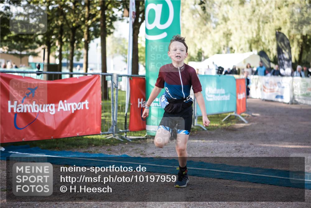 06.09.2026 - 20. Norderstedt Triathlon H.Heesch http://msf.ph/oto/10197959 06.09.2026 09:13:05 Ziel 20, 38 meine-sportfotos.de