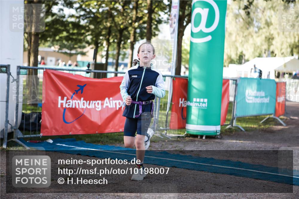 06.09.2026 - 20. Norderstedt Triathlon H.Heesch http://msf.ph/oto/10198007 06.09.2026 09:13:09 Ziel 20, 26, 38 meine-sportfotos.de