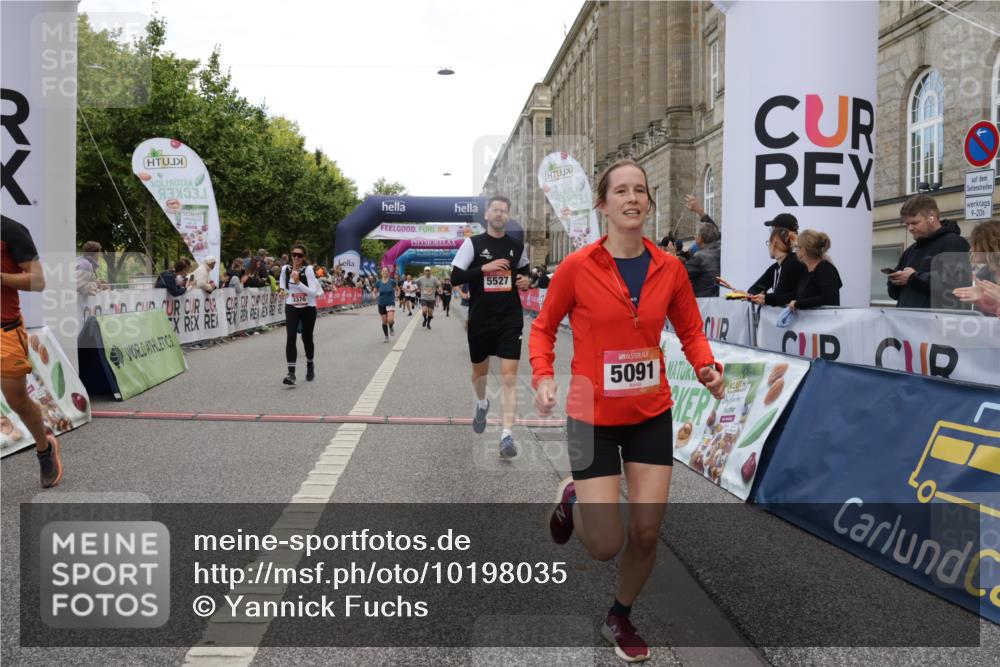06.09.2026 - CURREX Alsterlauf Yannick Fuchs http://msf.ph/oto/10198035 06.09.2026 10:07:01 Ziel 2148, 2355, 2459, 2934, 2963, 3103, 3303, 3376, 3656, 3943, 3945, 5073, 5091, 5527, 5792, 5937, 8276 meine-sportfotos.de