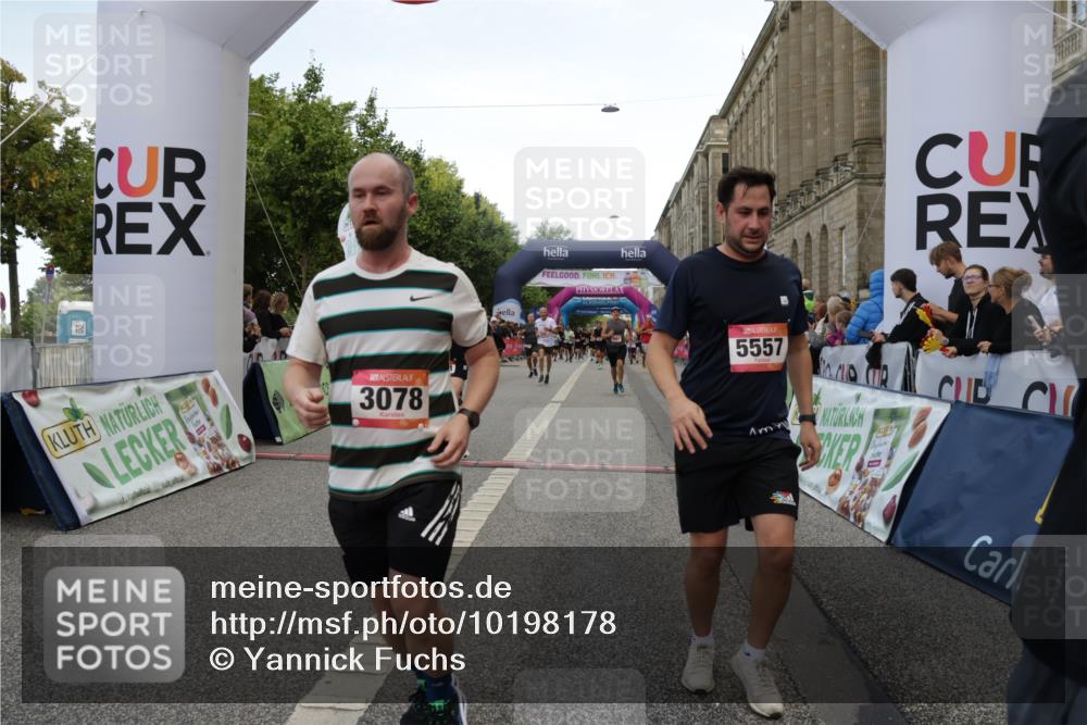 06.09.2026 - CURREX Alsterlauf Yannick Fuchs http://msf.ph/oto/10198178 06.09.2026 09:58:51 Ziel 2017, 2065, 2244, 2711, 3078, 3313, 3691, 4299, 4695, 4747, 5557, 5661, 5706, 5764, 5810, 5964, 6111, 6311 meine-sportfotos.de