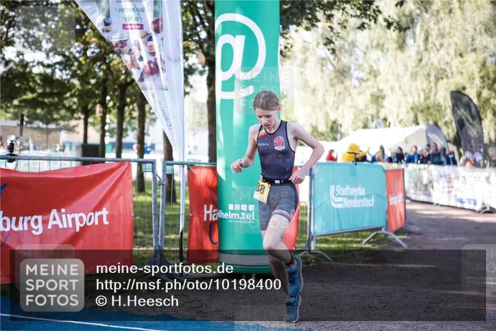 06.09.2026 - 20. Norderstedt Triathlon H.Heesch http://msf.ph/oto/10198400 06.09.2026 09:44:33 Ziel 626, 688 meine-sportfotos.de