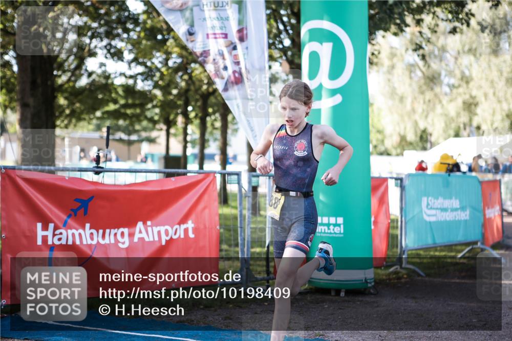 06.09.2026 - 20. Norderstedt Triathlon H.Heesch http://msf.ph/oto/10198409 06.09.2026 09:44:33 Ziel 626, 688 meine-sportfotos.de
