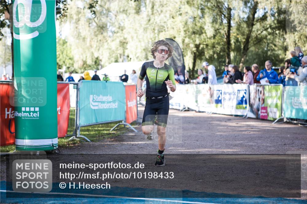 06.09.2026 - 20. Norderstedt Triathlon H.Heesch http://msf.ph/oto/10198433 06.09.2026 09:44:56 Ziel 602, 622 meine-sportfotos.de