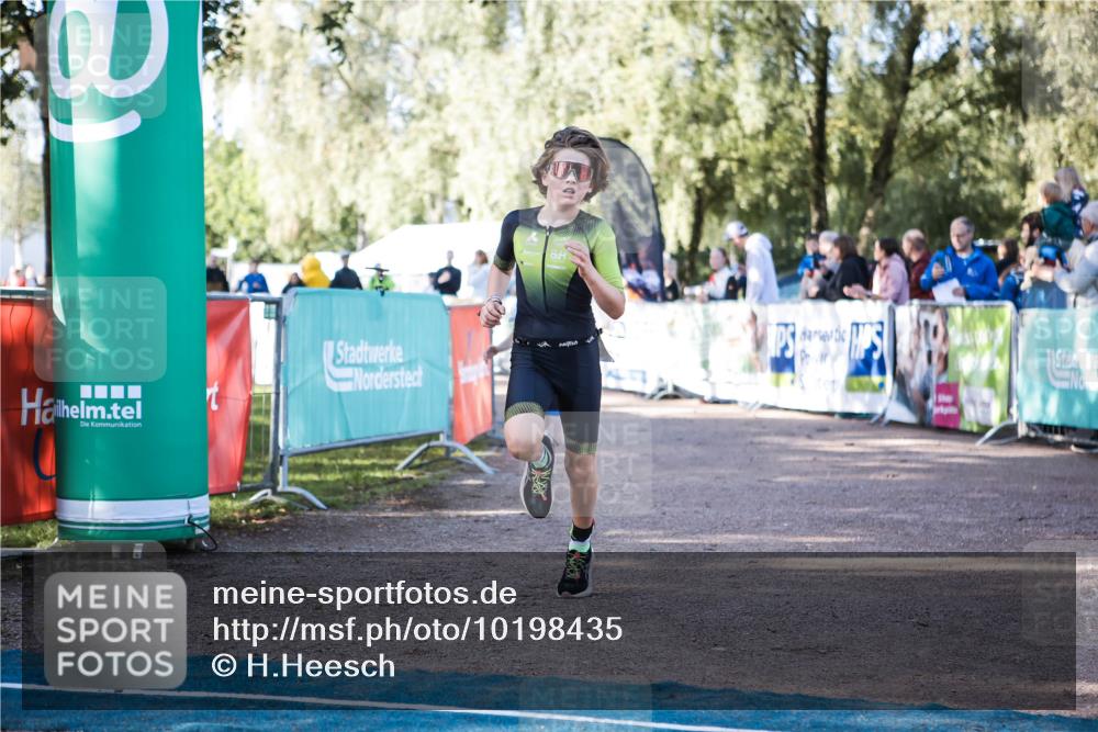 06.09.2026 - 20. Norderstedt Triathlon H.Heesch http://msf.ph/oto/10198435 06.09.2026 09:44:56 Ziel 602, 622 meine-sportfotos.de
