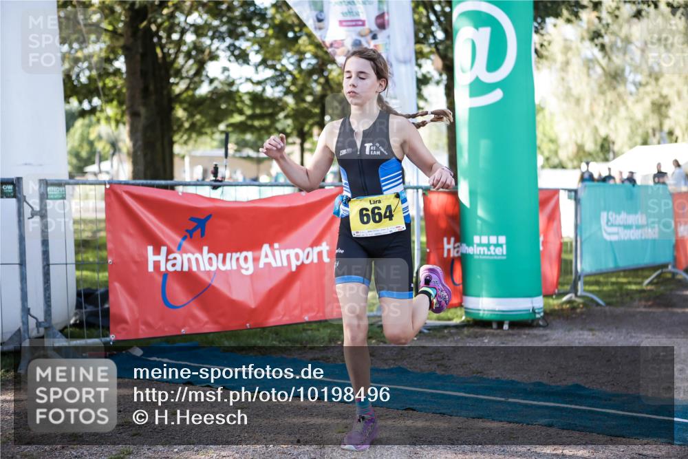 06.09.2026 - 20. Norderstedt Triathlon H.Heesch http://msf.ph/oto/10198496 06.09.2026 09:45:14 Ziel 664, 665 meine-sportfotos.de