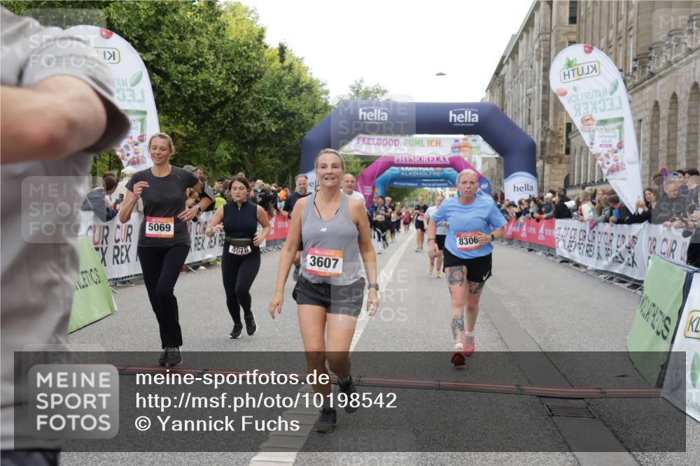 06.09.2026 - CURREX Alsterlauf Yannick Fuchs http://msf.ph/oto/10198542 06.09.2026 10:07:08 Ziel 2148, 2355, 3103, 3376, 3607, 3656, 4078, 5069, 5527, 5792, 5937, 5951, 6214, 8303, 8306 meine-sportfotos.de