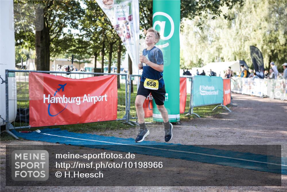 06.09.2026 - 20. Norderstedt Triathlon H.Heesch http://msf.ph/oto/10198966 06.09.2026 09:46:57 Ziel 643, 658, 676 meine-sportfotos.de