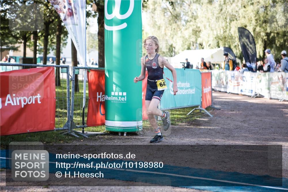 06.09.2026 - 20. Norderstedt Triathlon H.Heesch http://msf.ph/oto/10198980 06.09.2026 09:47:01 Ziel 643, 658 meine-sportfotos.de