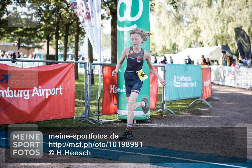06.09.2026 - 20. Norderstedt Triathlon H.Heesch http://msf.ph/oto/10198991 06.09.2026 09:47:01 Ziel 643, 658 meine-sportfotos.de
