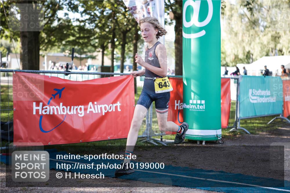 06.09.2026 - 20. Norderstedt Triathlon H.Heesch http://msf.ph/oto/10199000 06.09.2026 09:47:01 Ziel 643, 658 meine-sportfotos.de
