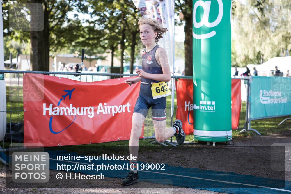 06.09.2026 - 20. Norderstedt Triathlon H.Heesch http://msf.ph/oto/10199002 06.09.2026 09:47:01 Ziel 643, 658 meine-sportfotos.de