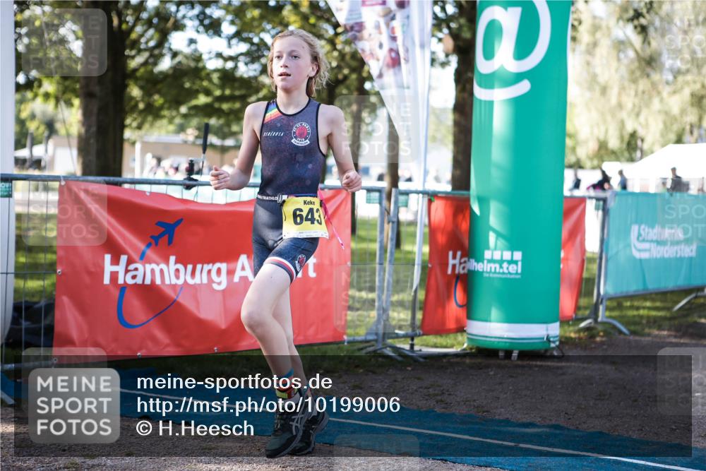 06.09.2026 - 20. Norderstedt Triathlon H.Heesch http://msf.ph/oto/10199006 06.09.2026 09:47:01 Ziel 643, 658 meine-sportfotos.de