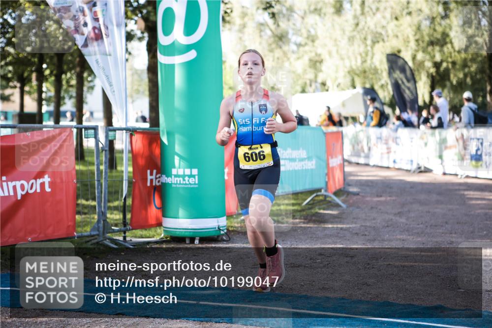 06.09.2026 - 20. Norderstedt Triathlon H.Heesch http://msf.ph/oto/10199047 06.09.2026 09:47:10 Ziel 606, 627 meine-sportfotos.de