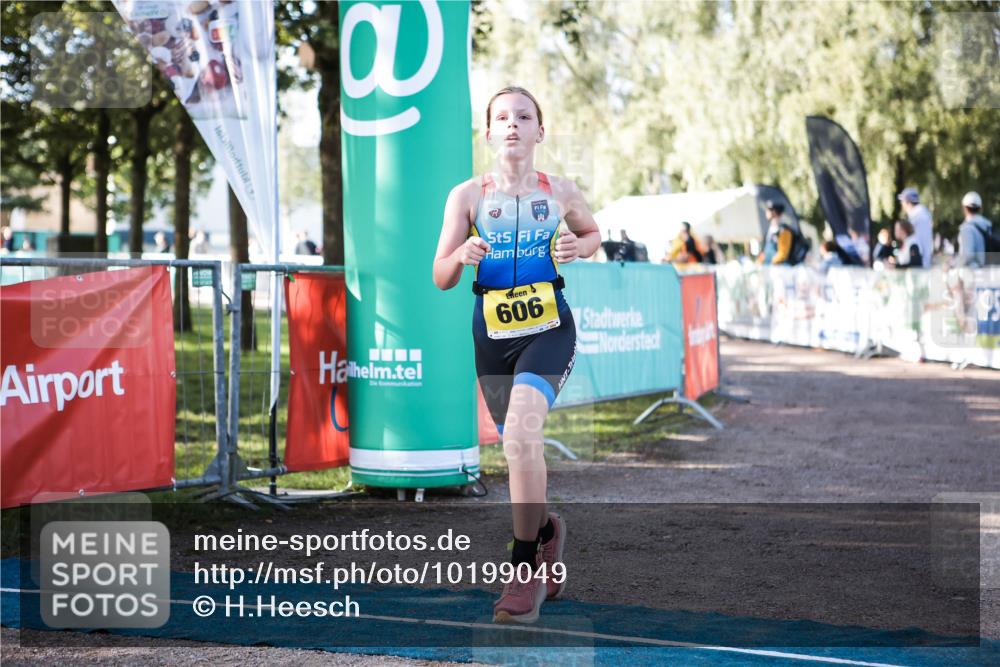 06.09.2026 - 20. Norderstedt Triathlon H.Heesch http://msf.ph/oto/10199049 06.09.2026 09:47:10 Ziel 606, 627 meine-sportfotos.de