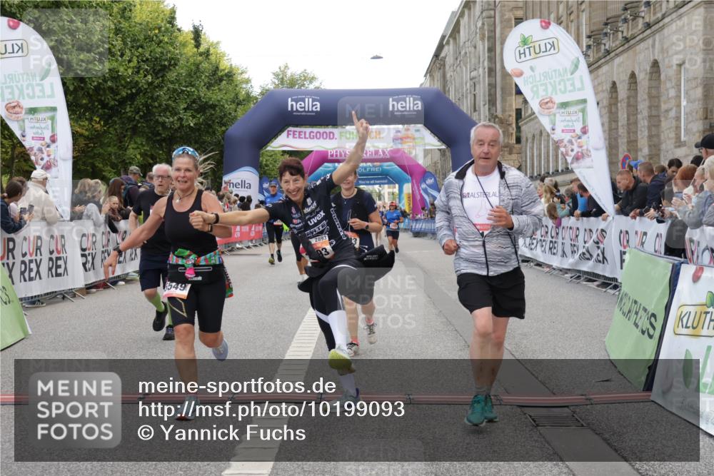 06.09.2026 - CURREX Alsterlauf Yannick Fuchs http://msf.ph/oto/10199093 06.09.2026 10:07:16 Ziel 2187, 2893, 2903, 4078, 4140, 5069, 5227, 5549, 5813, 5951, 6214, 8303, 8306 meine-sportfotos.de