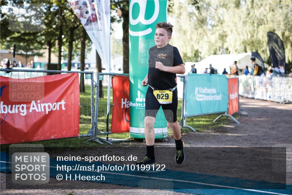 06.09.2026 - 20. Norderstedt Triathlon H.Heesch http://msf.ph/oto/10199122 06.09.2026 09:47:35 Ziel 629, 698 meine-sportfotos.de