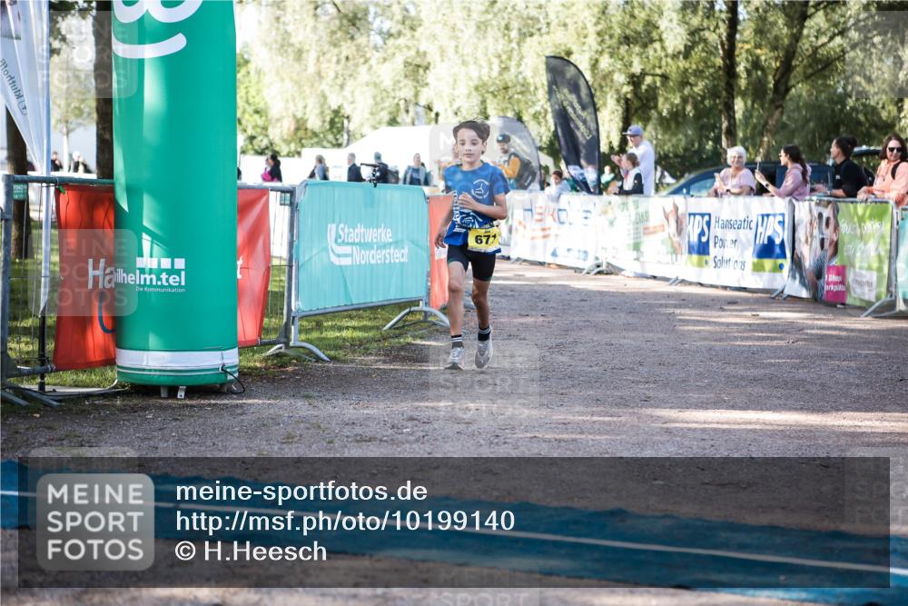 06.09.2026 - 20. Norderstedt Triathlon H.Heesch http://msf.ph/oto/10199140 06.09.2026 09:47:41 Ziel 629, 671, 675 meine-sportfotos.de