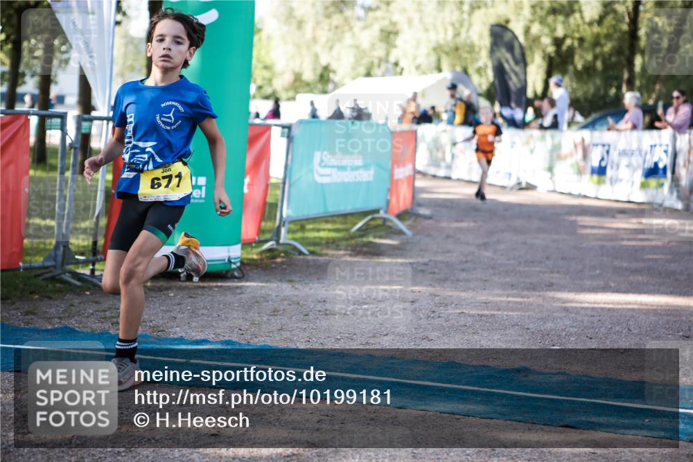 06.09.2026 - 20. Norderstedt Triathlon H.Heesch http://msf.ph/oto/10199181 06.09.2026 09:47:42 Ziel 629, 671, 675 meine-sportfotos.de