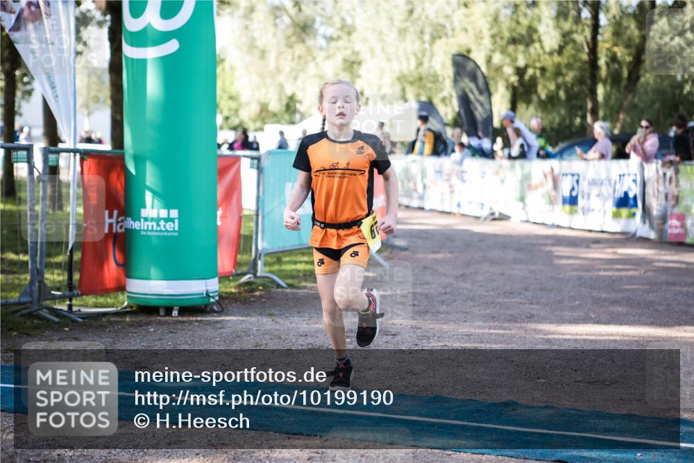 06.09.2026 - 20. Norderstedt Triathlon H.Heesch http://msf.ph/oto/10199190 06.09.2026 09:47:45 Ziel 671, 675 meine-sportfotos.de