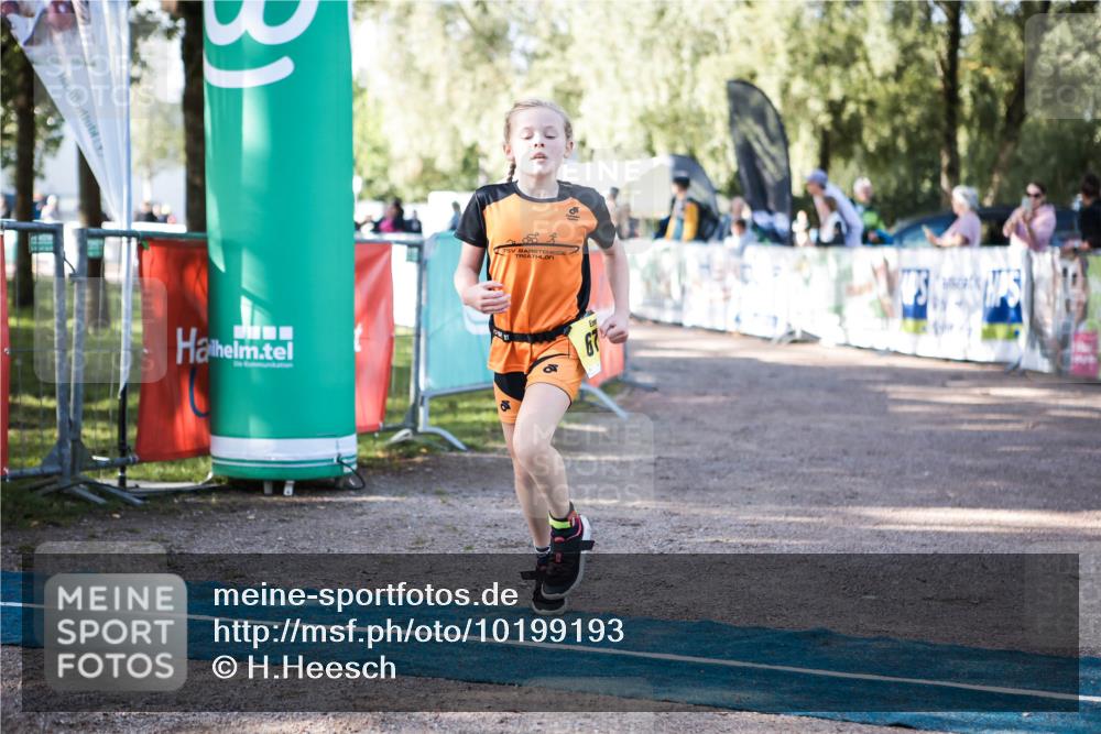 06.09.2026 - 20. Norderstedt Triathlon H.Heesch http://msf.ph/oto/10199193 06.09.2026 09:47:45 Ziel 671, 675 meine-sportfotos.de