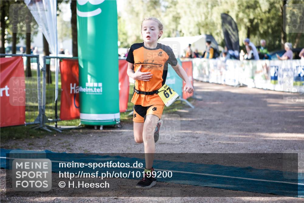 06.09.2026 - 20. Norderstedt Triathlon H.Heesch http://msf.ph/oto/10199200 06.09.2026 09:47:45 Ziel 671, 675 meine-sportfotos.de