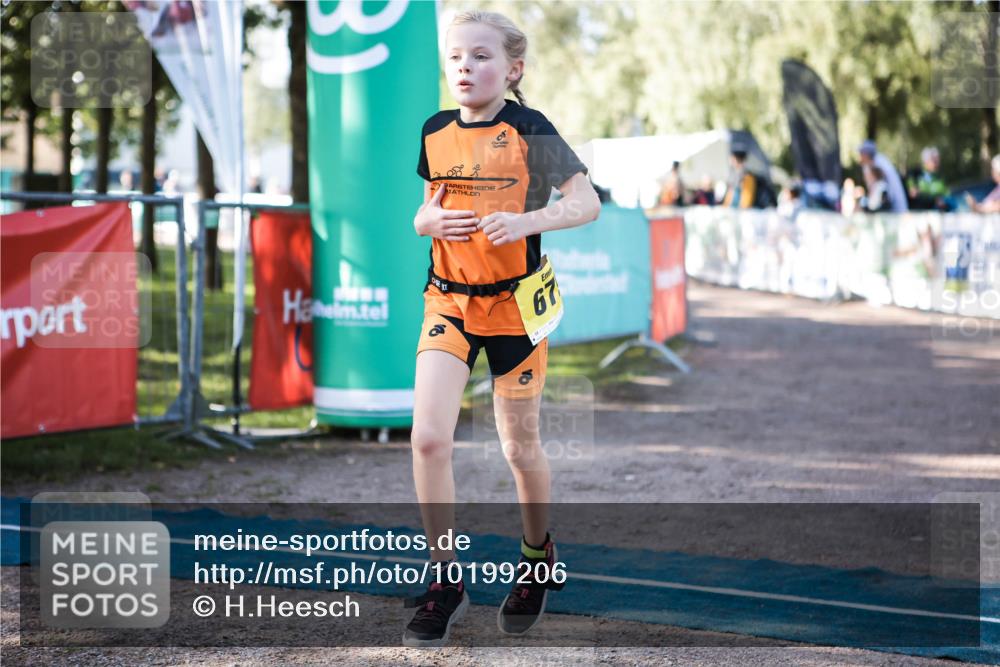 06.09.2026 - 20. Norderstedt Triathlon H.Heesch http://msf.ph/oto/10199206 06.09.2026 09:47:46 Ziel 671, 675 meine-sportfotos.de