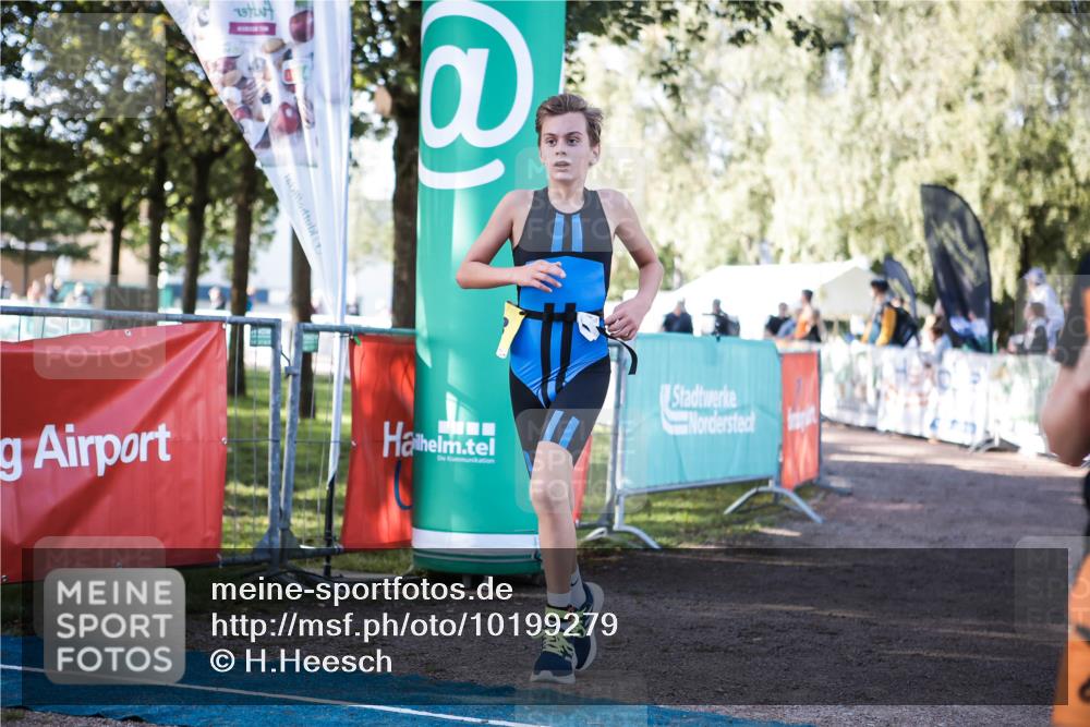 06.09.2026 - 20. Norderstedt Triathlon H.Heesch http://msf.ph/oto/10199279 06.09.2026 09:48:07 Ziel 633, 656, 673 meine-sportfotos.de