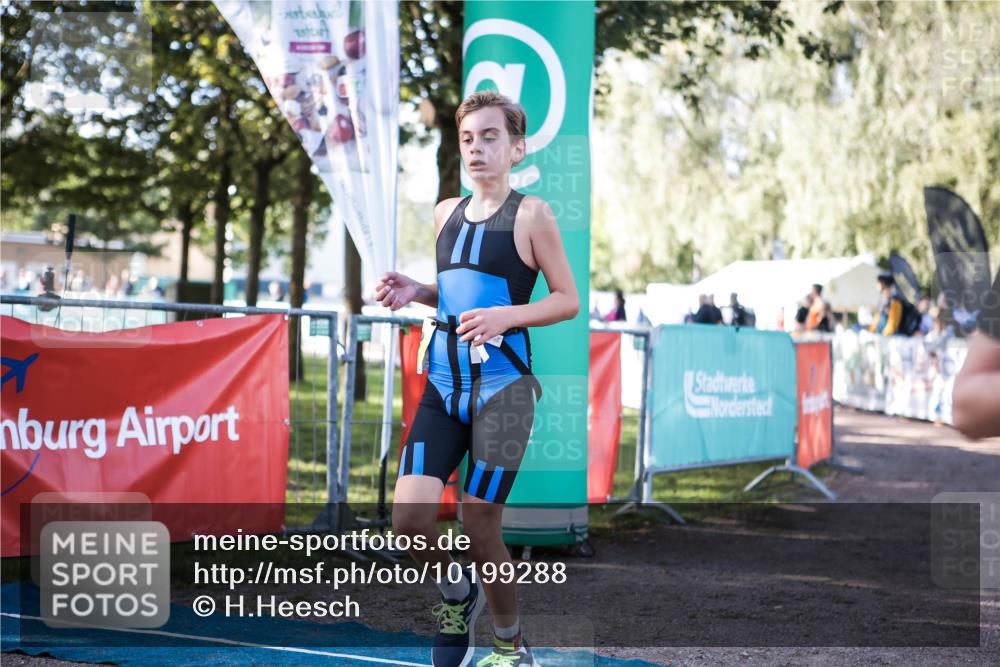 06.09.2026 - 20. Norderstedt Triathlon H.Heesch http://msf.ph/oto/10199288 06.09.2026 09:48:07 Ziel 633, 656, 673 meine-sportfotos.de