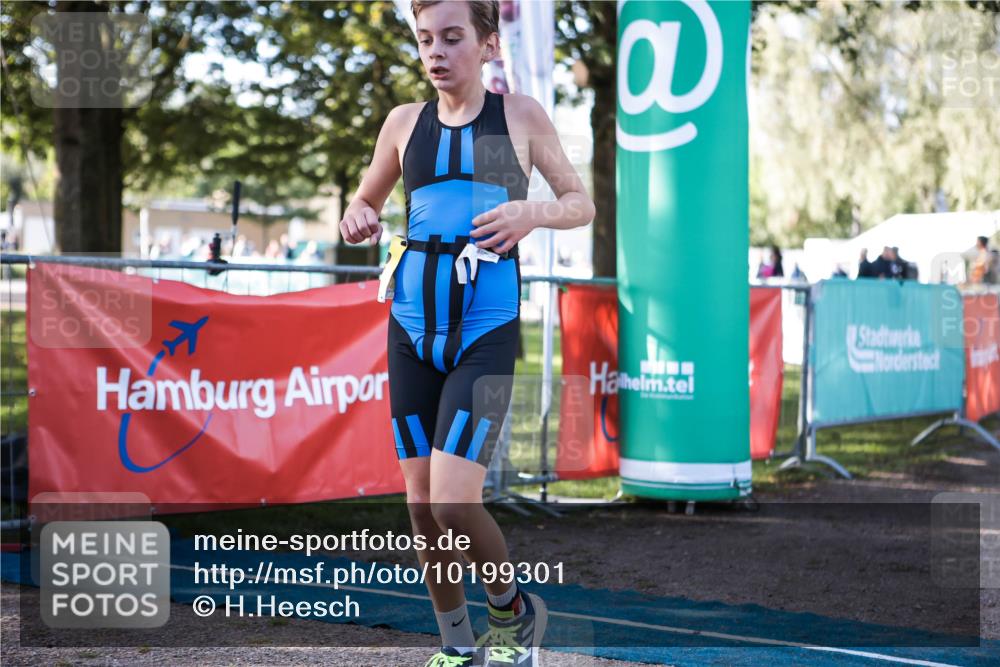 06.09.2026 - 20. Norderstedt Triathlon H.Heesch http://msf.ph/oto/10199301 06.09.2026 09:48:08 Ziel 633, 656, 673 meine-sportfotos.de