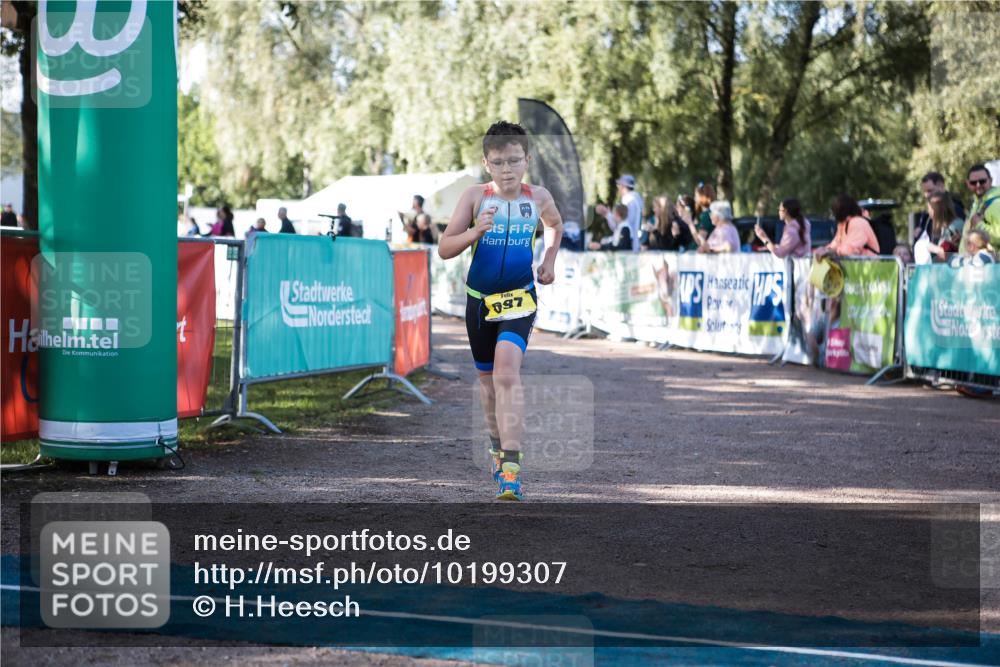 06.09.2026 - 20. Norderstedt Triathlon H.Heesch http://msf.ph/oto/10199307 06.09.2026 09:48:24 Ziel 697 meine-sportfotos.de