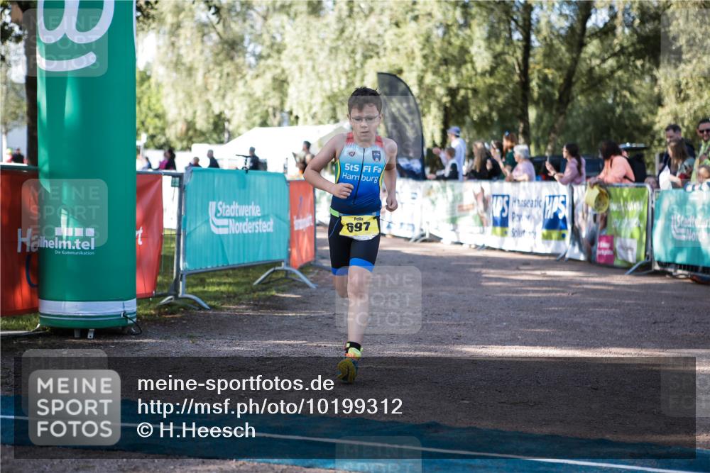 06.09.2026 - 20. Norderstedt Triathlon H.Heesch http://msf.ph/oto/10199312 06.09.2026 09:48:24 Ziel 697 meine-sportfotos.de