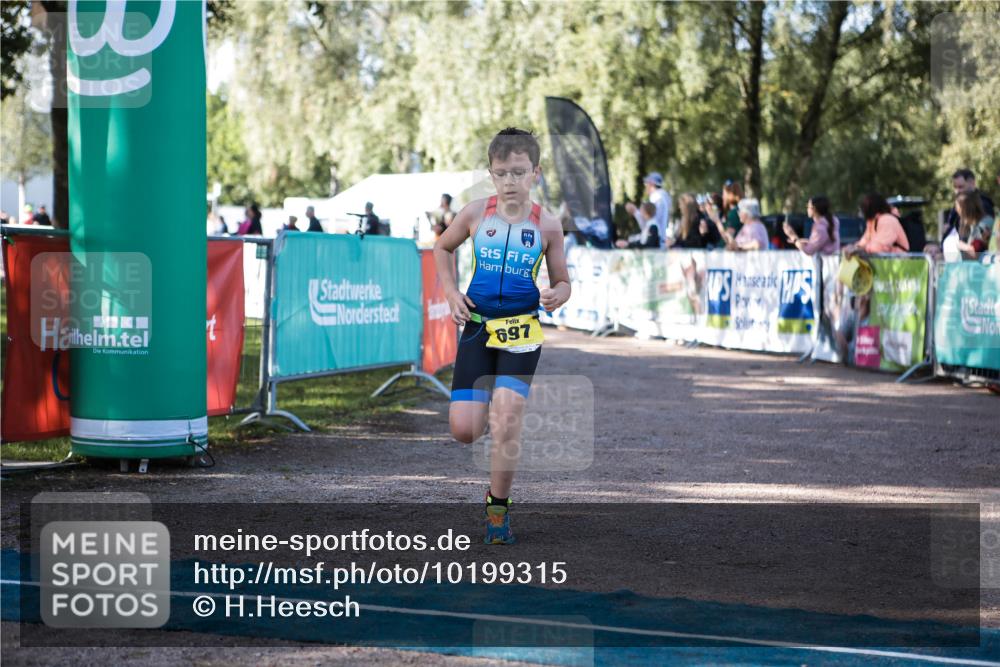 06.09.2026 - 20. Norderstedt Triathlon H.Heesch http://msf.ph/oto/10199315 06.09.2026 09:48:24 Ziel 697 meine-sportfotos.de