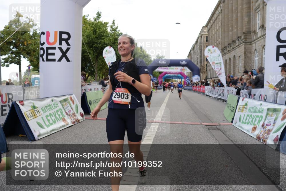 06.09.2026 - CURREX Alsterlauf Yannick Fuchs http://msf.ph/oto/10199352 06.09.2026 10:07:19 Ziel 2187, 2515, 2883, 2893, 2903, 4140, 5227, 5549, 5813, 8303 meine-sportfotos.de