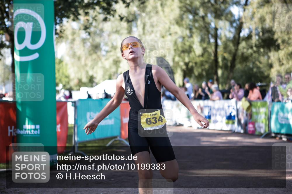 06.09.2026 - 20. Norderstedt Triathlon H.Heesch http://msf.ph/oto/10199383 06.09.2026 09:48:32 Ziel 634, 668, 696, 697 meine-sportfotos.de