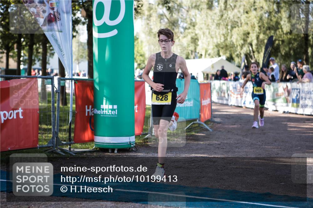 06.09.2026 - 20. Norderstedt Triathlon H.Heesch http://msf.ph/oto/10199413 06.09.2026 09:48:40 Ziel 628, 668, 669 meine-sportfotos.de