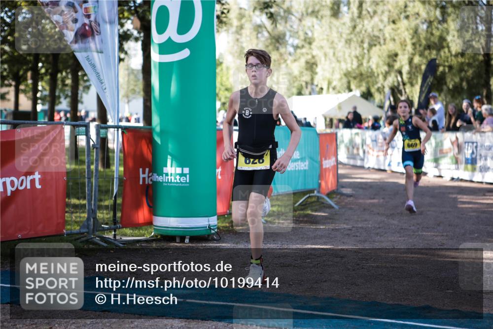 06.09.2026 - 20. Norderstedt Triathlon H.Heesch http://msf.ph/oto/10199414 06.09.2026 09:48:40 Ziel 628, 668, 669 meine-sportfotos.de