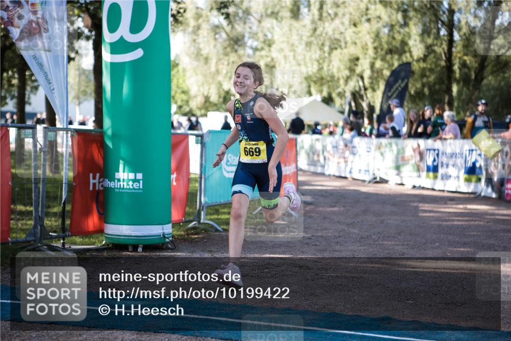 06.09.2026 - 20. Norderstedt Triathlon H.Heesch http://msf.ph/oto/10199422 06.09.2026 09:48:41 Ziel 628, 668, 669 meine-sportfotos.de